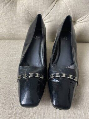 EUC Lifestyle Black Square Toe Leather Pumps size 9